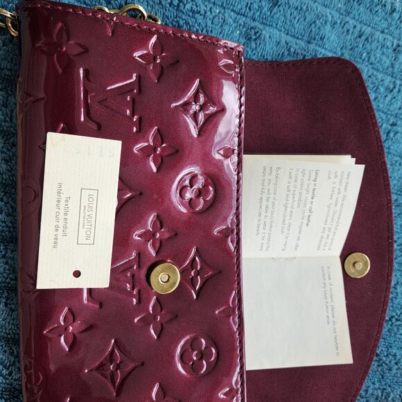Louis Vuitton Vernis Eggplant Clutch / Hand Purse with strap - Picture 5 of 12